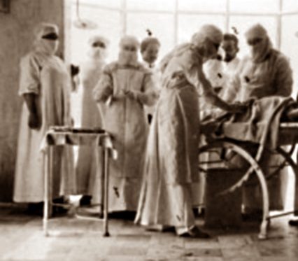 1926: muore durante l’intervento, ma il medico lo rianima